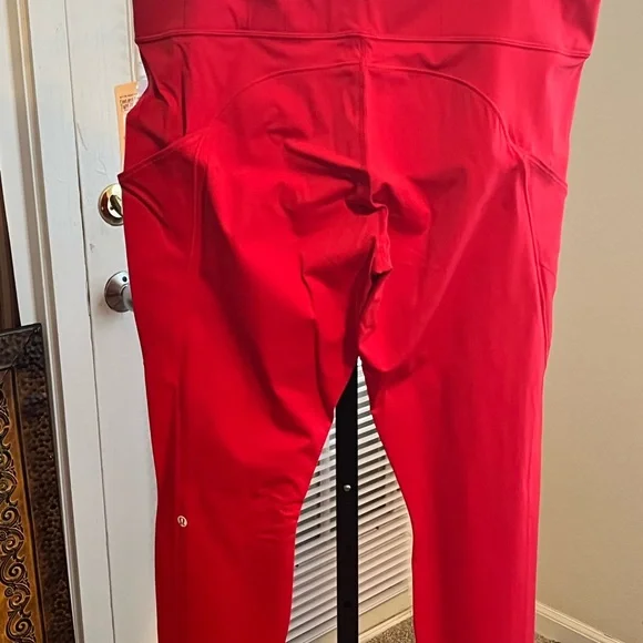 LULULEMON NWT AUTHENTIC FAST FREE WEIGHTLESS NULUX FABRIC RED LEGGINGS - Picture 10 of 16